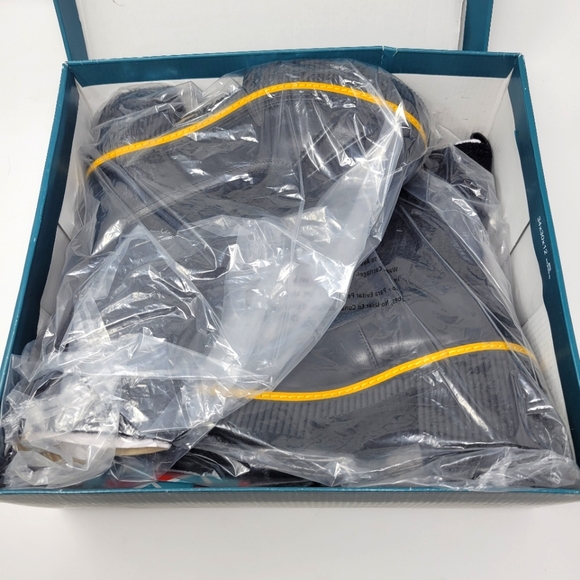 Aerosoles Boots size 8 - Picture 6 of 7